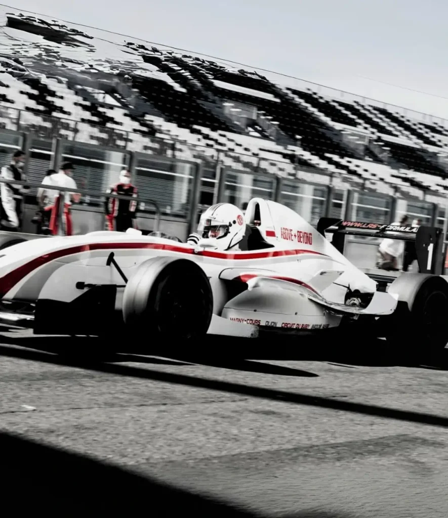 F1 driving experience, drive a Formula 1 car, racing experience VIP, motorsport driving day, track day experience, Formula 1 test drive