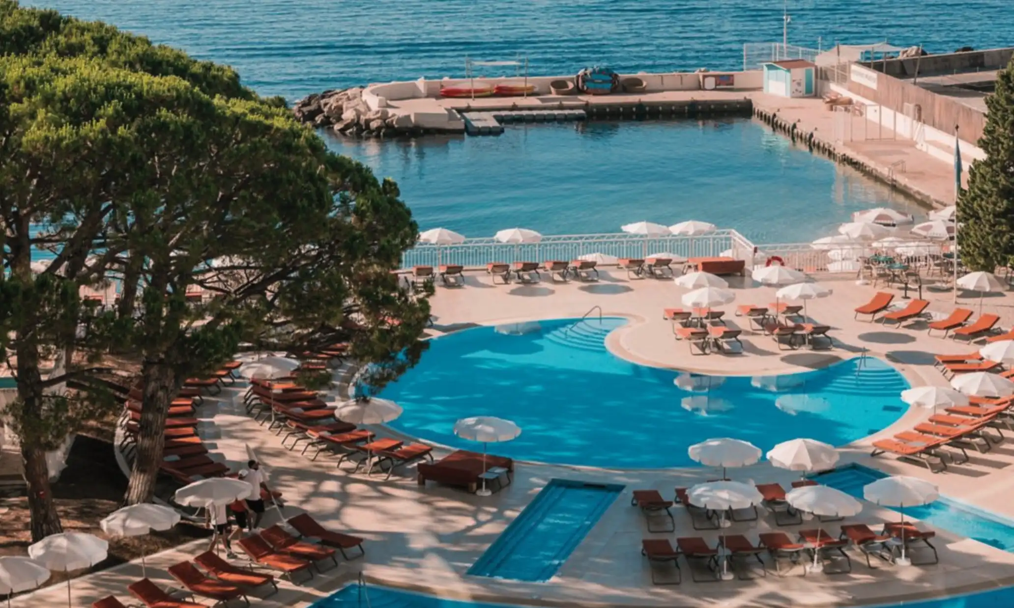 Le Méridien Beach Plaza beachfront luxury
