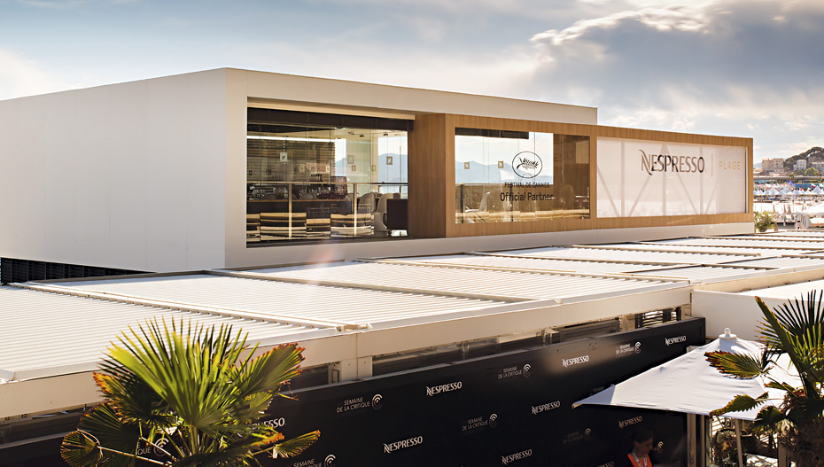 Ultra package with premium table and curated cocktail service