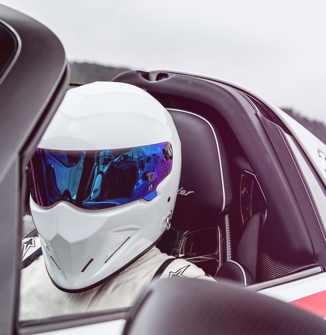 Side profile of the race-prepared Mazda MX-5